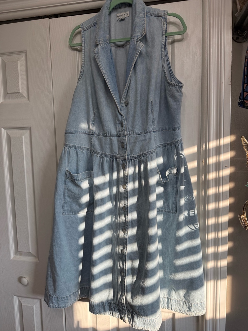 Ava & Viv Light Wash Denim Sleeveless Button-Front Dress